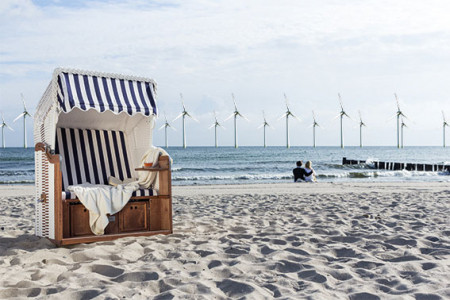 So könnte sich der Horizont am Strand von Warnemünde bald darstellen. Foto-Montage: Touristik-Service-Kühlungsborn GmbH So könnte sich der Horizont am Strand von Warnemünde bald darstellen. Foto-Montage: Touristik-Service-Kühlungsborn GmbH