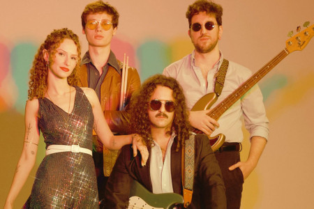 Mit Disco, Soul, Funk und modernem Pop sorgt die deutsch-spanische Band Luna Soul am Sonntag bei der Konzertreihe Meeresbrise im Warnem&uuml;nder Kurhausgarten f&uuml;r sommerliche Open-Air-Stimmung.//Foto: Luna Soul
