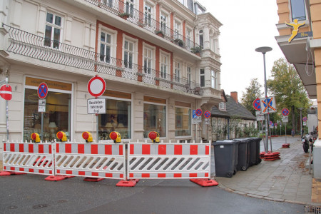 Alle Zu- und Abfahrten zu Georginenplatz und Georginenstraße sind seit heute gesperrt.