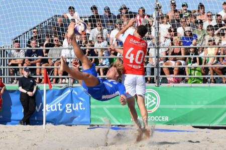 Die Strand Arena Warnem&uuml;nde wird Ende August erneut zur B&uuml;hne f&uuml;r hochklassigen Beachsoccer. Bei der Deutschen Meisterschaft k&auml;mpfen Deutschlands beste Teams um den Titel.//Foto: Joachim Kloock