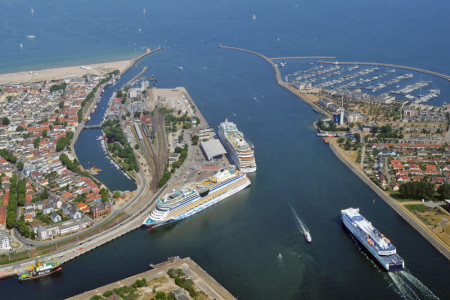 Mit mehr als 40 Anläufen ist Aida Cruises auch 2018 Rostocks stärkster Kreuzfahrtpartner und konnte als Premiumpartner für die Premiere des Cruise Festivals gewonnen werden.