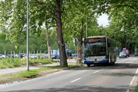 Wegen Arbeiten im Straßenbereich Streuwiesenweg entfällt für die Buslinien 36 und 37 von Montag bis Mittwoch die Haltestelle Diedrichshagen.