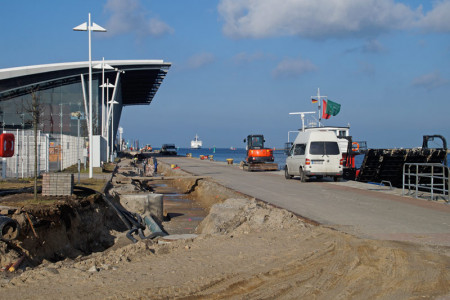 Die Bauarbeiten am Warnemünder Kreuzliner-Terminal LP7 verlaufen planmäßig.