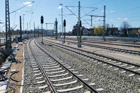 Die Arbeiten der Baustufe 2 am Personenbahnhof Warnemünde sollen am 19. Mai beendet sein.