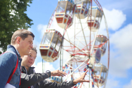 Sieben Riesenr&auml;der luden die Rostocker und ihre G&auml;ste zu kostenlosen und einmaligen Ausblicken auf die Hansestadt ein. 