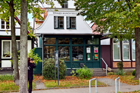 Autor und Dramatiker Holger Teschke ist am 23. Oktober mit einer Lesung und einem Vortrag &uuml;ber Frauenfiguren in den Werken von Caspar David Friedrich und Edvard Munch im Edvard Munch Haus Warnem&uuml;nde zu Gast.