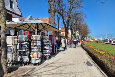 Zwischen maritimem Flair und frischer Ostseeluft l&auml;dt der Alte Strom in Warnem&uuml;nde auch zu Ostern zum entspannten Bummeln und Entdecken ein.