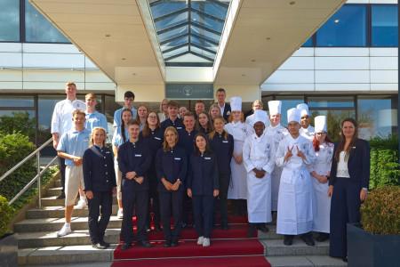 27 junge Leute haben heute ihre Ausbildung im Hotel Neptun begonnen. 