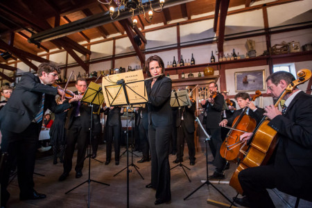 Das Kammerorchester der Norddeutschen Philharmonie ist das erste Mal bei "Kultur trifft Genuss" dabei und spielt Werken von Bach und Mozart.