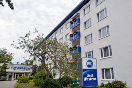 Das schlug ein wie eine Bombe: Das Best Western Hanse Hotel Warnemünde soll schon zum 15. Januar 2021 schließen.