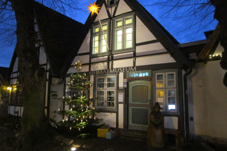 Erstmals soll im Heimatmuseum Warnemünde ein kleiner ab feiner Weihnachtsmarkt stattfinden.