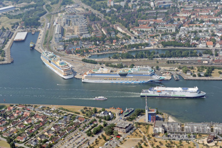 In Warnemünde findet am 15. September ein Symposium zum Thema „Neue Umwelttechnologien zur Schadstoffreduzierung in der Schifffahrt“ statt.