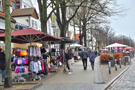 Der entspannte Einkaufsbummel auch am Sonntag gehört für viele Gäste und Einheimische einfach dazu. Das neue Gerichtsurteil sorgt für Unsicherheit bei Handel und Tourismuswirtschaft. Der entspannte Einkaufsbummel auch am Sonntag gehört für viele Gäste und Einheimische einfach dazu. Das neue Gerichtsurteil sorgt für Unsicherheit bei Handel und Tourismuswirtschaft.