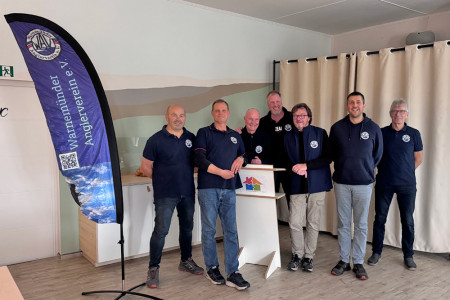 Der neue Vorstand des Warnemünder Anglervereins freut sich auf ein aktives Jahr voller gemeinsamer Projekte und Veranstaltungen: (v.l.) Uwe Kleinhans, Jens Uhlig, Andreas Reimann, Marco Bädeker, Martin Hansen, Eric Busch und Jörg Hoppe//Foto: privat