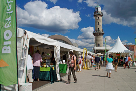 Das Festival Bioerleben findet am Sonntag auf der Warnemünder Strandpromenade statt.