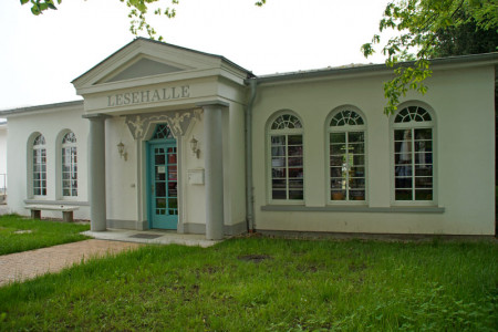Die Warnemünder Kurbibliothek hat ab Mai immer montags und donnerstags geöffnet.