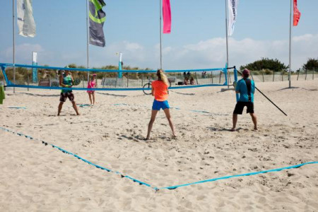 Zweiter Coast Cup im Beach Tennis: packende Duelle mit schnellen Ballwechseln am Strand von Warnem&uuml;nde