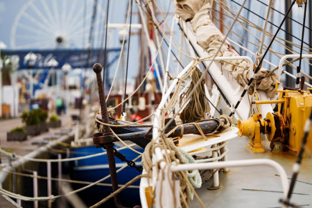 Vorfreude: Der Rostocker Stadthafen am Tag vor der Hanse Sail 2023//Foto: Holger Martens
