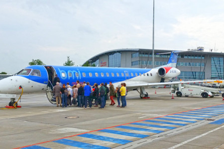 Bereits seit Ende März verkehren die Maschinen der bmi regional sehr erfolgreich zwischen München und Rostock. Bereits seit Ende März verkehren die Maschinen der bmi regional sehr erfolgreich zwischen München und Rostock.