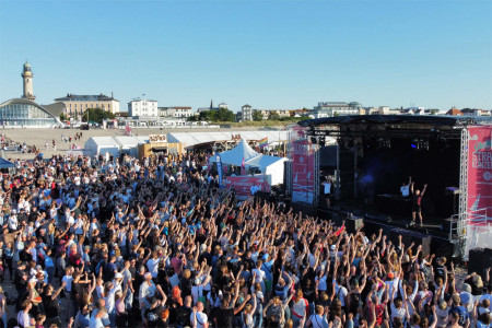 Die Glashäger Strandkonzerte waren ein absoluter Publikumsmagnet.//Foto: Warnemünder Woche