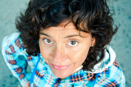 „Lieber nackt als gar keine Tatsachen!“ – so heißt das aktuelle Programm von Cloozy Haber. Sie ist am Sonnabend im Café Ringelnatz zu Gast.