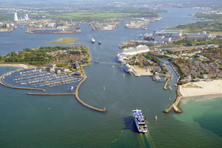 Vom 23. September bis 22. Oktober werden bei der zuständigen Generaldirektion Wasserstraßen und Schifffahrt in Kiel die Planfeststellungsunterlagen zur Vertiefung des Rostocker Seekanals ausgelegt.
