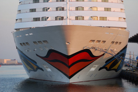 Auch in 2019 lädt Aida Cruises wieder zu Schiffsbesichtigungen in Warnemünde.