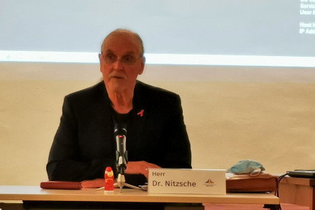 Linken-Politiker und Bürgerschaftsmitglied Wolfgang Nitzsche wurde gestern überraschend zum neuen Ortsbeiratsvorsitzenden für Warnemünde und Diedrichshagen gewählt.