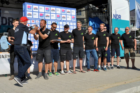 Das Team Speedsailing gewinnt mit der „Ospa“ die Langstreckenregatta hanseboot Rund Bornholm unterbietet die hier schnellste jemals gesegelte Zeit um knapp 2,5 Minuten. Der alte Rekord stammte aus dem Jahr 2001.