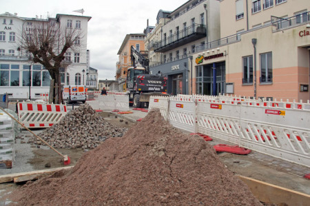 Die Baustelle in der Warnemünder Seestraße steht kurz vor dem Abschluss. Am 29. März soll die feierliche Verkehrsfreigabe erfolgen.