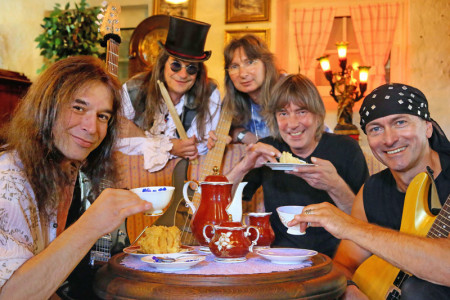 "Five men on the rocks" rocken am nächsten Sonnabend das Ringelnatz. "Five men on the rocks" rocken am nächsten Sonnabend das Ringelnatz.