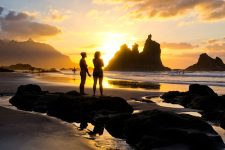 Der Weltenbummler und Fotokünstler André Schumacher zeigt seine amüsante Film- und Fotoshow im Kurhaus Warnemünde.
