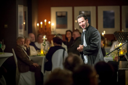 Die Warnemünder Veranstaltungsreihe "Kultur trifft Genuss" findet am 22. November statt. Karten für diese Kultveranstaltung sind ab sofort erhältlich. Die Warnemünder Veranstaltungsreihe "Kultur trifft Genuss" findet am 22. November statt. Karten für diese Kultveranstaltung sind ab sofort erhältlich.