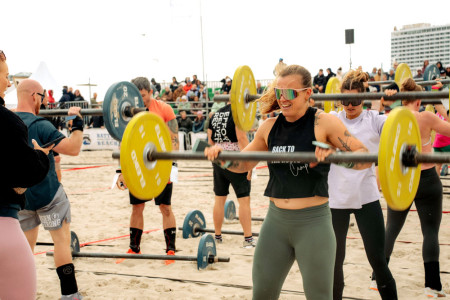 Action, Kraft und Teamwork am Ostseestrand: Beim Battle The Beach 2026 messen sich rund 620 Athletinnen und Athleten aus 20 L&auml;ndern in Warnem&uuml;nde.//Foto: Battle the Beach