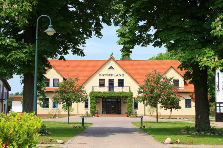 Im Hotel Ostseeland werden Außer-Haus-Verkauf und Abholservice angeboten.