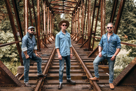 Sommer, Sonne, Bluesrock: Lucky Troubles bringen am 24. August den Kurhausgarten zum Grooven.//Foto: Lucky Troubles