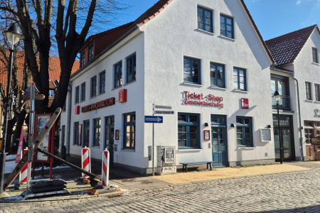Die Warnemünder Tourist-Information soll umgebaut und modernisiert werden.