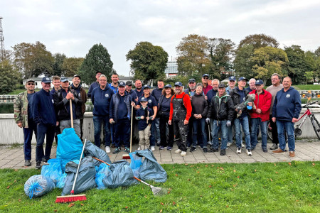 30 engagierte Mitglieder des Warnem&uuml;nder Anglervereins engagierten sich am letzten Wochenende im Rahmen der bundesweiten Aktion &bdquo;Catch & Clean Day&ldquo; und s&auml;uberten die Uferbereiche des Alten Stroms von Unrat.//Foto: Uwe Kleinhans
