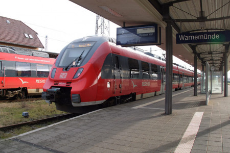 S-Bahnfahrer müssen sich auf der Strecke zwischen Marienehe und Warnemünde in der Zeit vom 9. März bis 1. April wieder auf Schienenersatzverkehr (SEV) einrichten. 