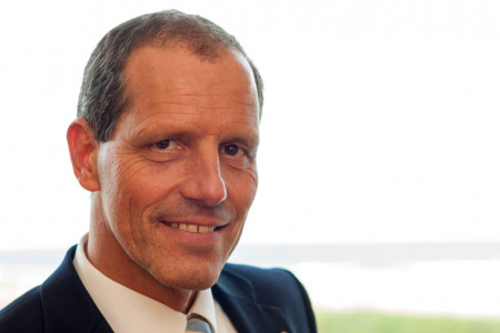 Der Warnemünder Hoteldirektor Dietmar Karls wurde zum "Hotelmanager des Jahres 2015" gekürt.