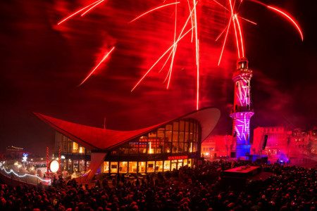 Das nächste Großereignis in Warnemünde wirft seine Schatten voraus: Leuchtturm in Flammen 2015.