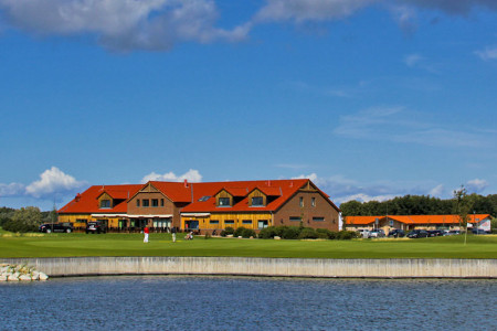 Der Dehoga Regionalverband Rostock lädt am Dienstag zum Netzwerktreffen auf die Golfanlage Warnemünde.