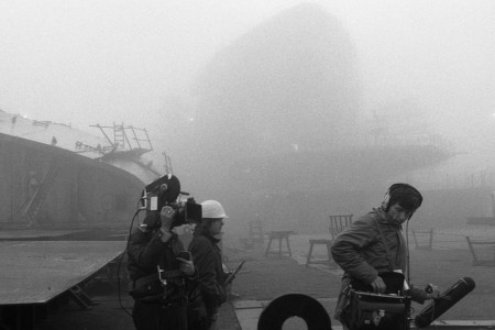 Ein britisches Filmteam besuchte 1987 die Warnemünder Warnowwerft 1987. Entstanden ist ein Dokumentarfilm, der das ganz normale Leben der DDR-Bürger zeigt.//Foto: Amber Films