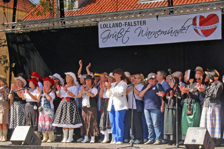 Im Rahmen der Nykøbing-Falster-Festwoche gestalteten Warnemünder einen Traditionsnachmittag.