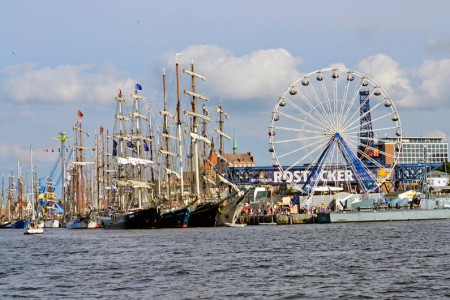 Die Hanse Sail Rostock ist auch ein großes Volksfest für die ganze Familie.