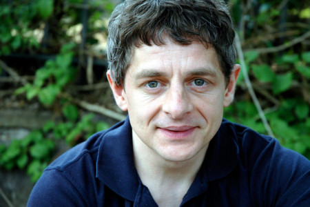 Der Schauspieler Volker Zack Michalowski ist am Sonntag prominenter Talkgast beim Großen Hafenkonzert im Hotel Neptun. Der Schauspieler Volker Zack Michalowski ist am Sonntag prominenter Talkgast beim Großen Hafenkonzert im Hotel Neptun.