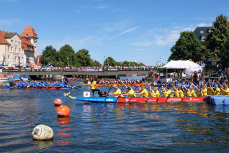 Beim 22. Drachenbootfestival auf dem Alten Strom in Warnemünde werden in diesem Jahr auch zwei integrative Teams mit Besatzungen aus verschiedenen Sportabteilungen und Nationen vom PSV Rostock e.V. an den Start gehen.