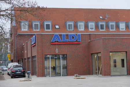 Endlich: Nach aufwendigen Umbauarbeiten wird der neue Aldi Markt in Warnemünde am 5. Dezember eröffnet.