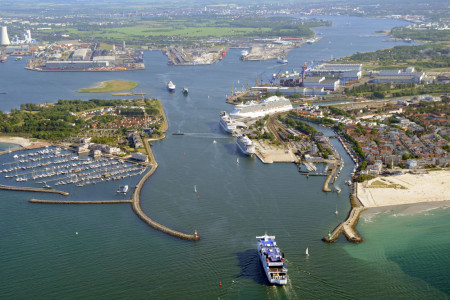 Am 1. Mai feiert der Rostocker Überseehafen seinen 60. Geburtstag. Auch am Kreuzfahrtterminal in Warnemünde ist was los.  