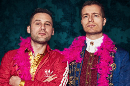 Mit Witz, Virtuosit&auml;t und jeder Menge Improvisationslust: Marian Hoffmann und Martin Pollok alias &bdquo;Die Guten&ldquo; bringen mit Gesang, Schlagzeug und E-Piano den Sound einer ganzen Band auf die B&uuml;hne &ndash; live, spontan und immer f&uuml;r eine musikalische &Uuml;berraschung gut.//Foto: K&uuml;nstler